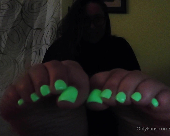 Mica Sandy aka sandysmallfeet OnlyFans - I know its dark,but how else you will see my new glowing neon pedicure Enjoy this