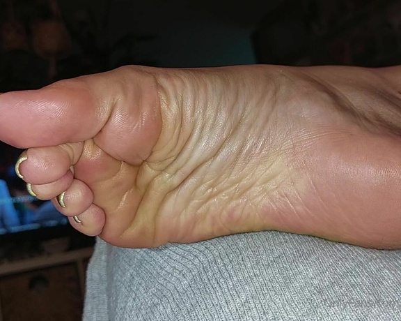 Mica Sandy aka sandysmallfeet OnlyFans - Do you like soles or toes more