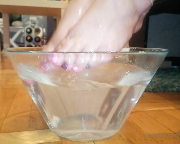 Mica Sandy aka sandysmallfeet OnlyFans - Drink my feet juice