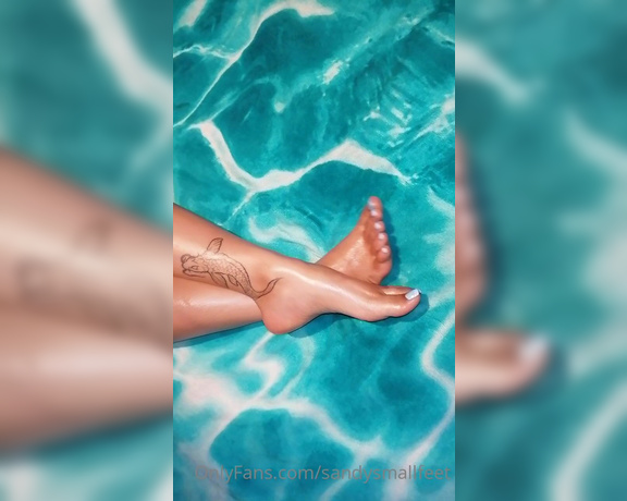 Mica Sandy aka sandysmallfeet OnlyFans - Oil on my taned skin