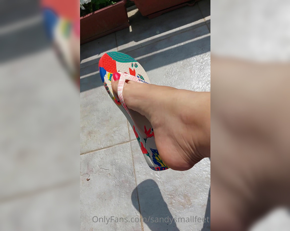 Mica Sandy aka sandysmallfeet OnlyFans - It was so crowded outside, so here is a quick dangle