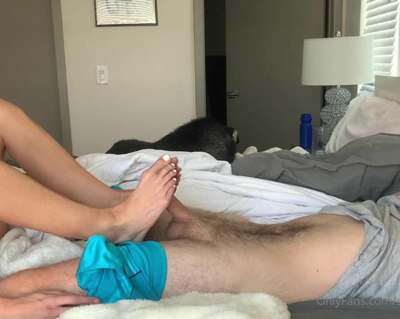 Miss Strawberry aka ms_strawberryy OnlyFans - New 13 minute long fj video Waking up my boyfriend by gagging him with my smelly