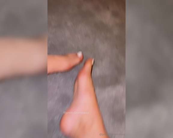 Prettyfeetemmaa aka prettyfeetemmaa OnlyFans - Fresh white toes whenever I get fresh paint on my toes I just want