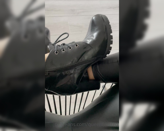 Queenfeetred aka queenfeetred OnlyFans - All in leather