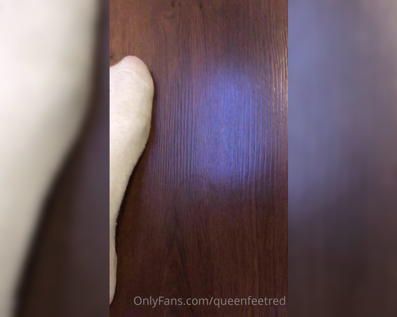 Queenfeetred aka queenfeetred OnlyFans - This was hard and busy day My feet are tired