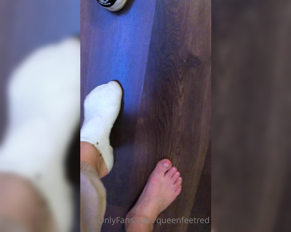 Queenfeetred aka queenfeetred OnlyFans - This was hard and busy day My feet are tired