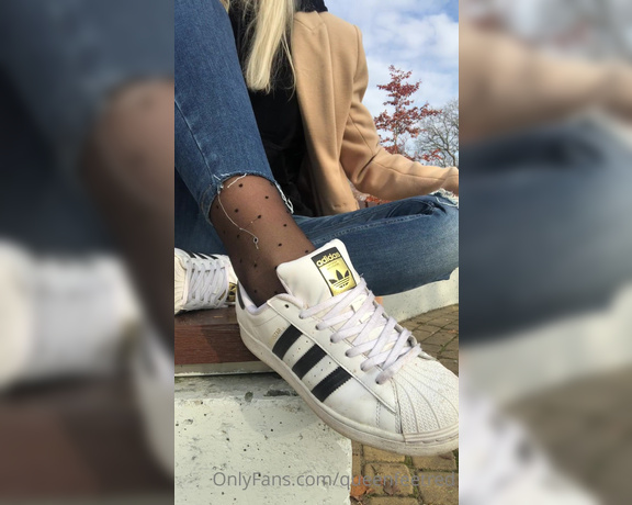 Queenfeetred aka queenfeetred OnlyFans - Which soles u would lick nylon or superstar