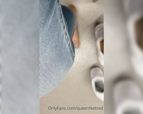 Queenfeetred aka queenfeetred OnlyFans - Long day in pantyhose