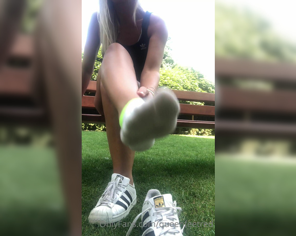 Queenfeetred aka queenfeetred OnlyFans - Smelly superstar smelly socks  smelly feet  what you would sniff