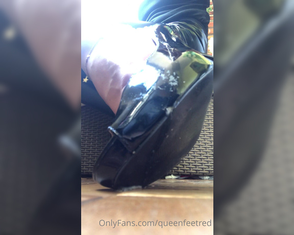 Queenfeetred aka queenfeetred OnlyFans - Spit on my shiny heels