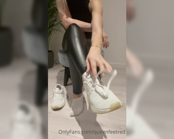 Queenfeetred aka queenfeetred OnlyFans - I love this socks they are soo soft and fit soo good on my feet…