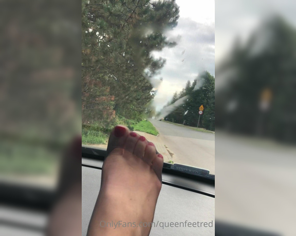 Queenfeetred aka queenfeetred OnlyFans - Should I put this sweaty feet on ur face