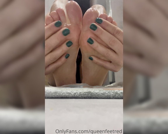 Queenfeetred aka queenfeetred OnlyFans - Oil feet massage