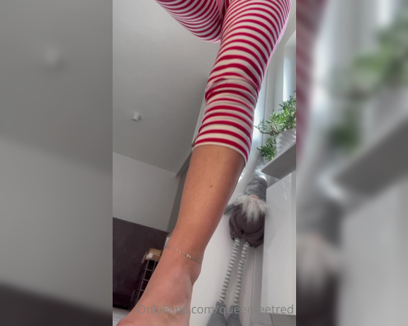 Queenfeetred aka queenfeetred OnlyFans - Pijama day