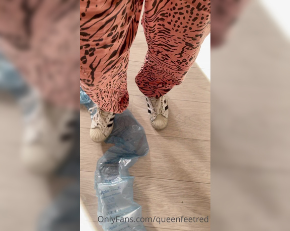 Queenfeetred aka queenfeetred OnlyFans - And shot with smelly adidas superstar