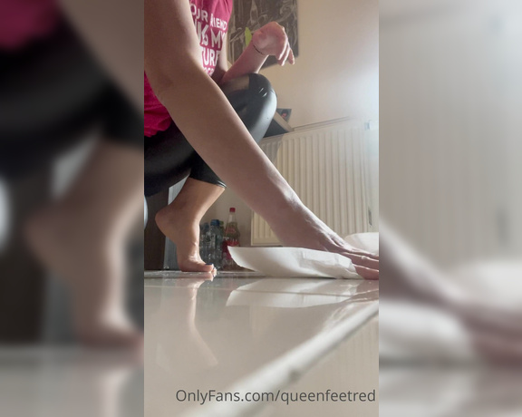 Queenfeetred aka queenfeetred OnlyFans - Time for cleaning