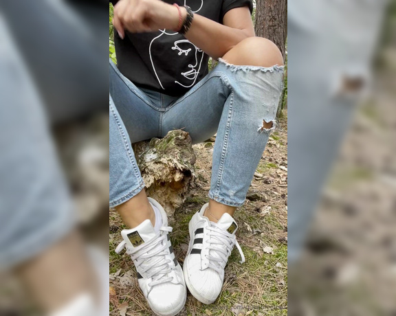 Queenfeetred aka queenfeetred OnlyFans - Fun in forest