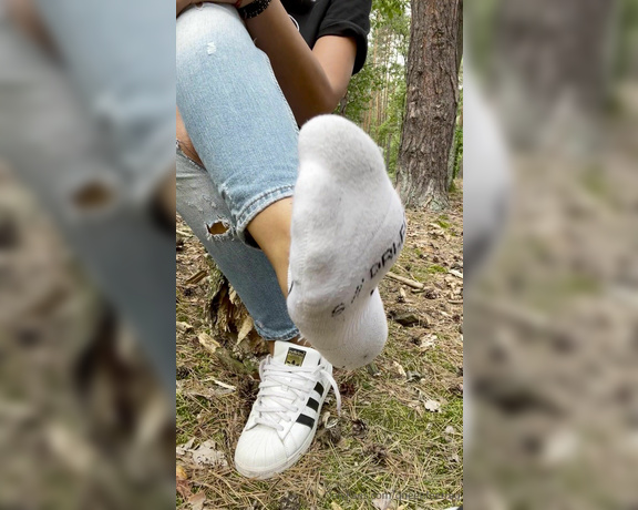 Queenfeetred aka queenfeetred OnlyFans - Fun in forest