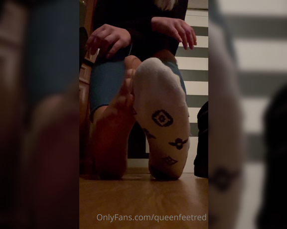 Queenfeetred aka queenfeetred OnlyFans - Sniff sniff