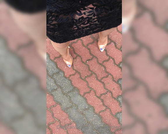 Queenfeetred aka queenfeetred OnlyFans - Sometimes I like be very elegantYou like this outfit