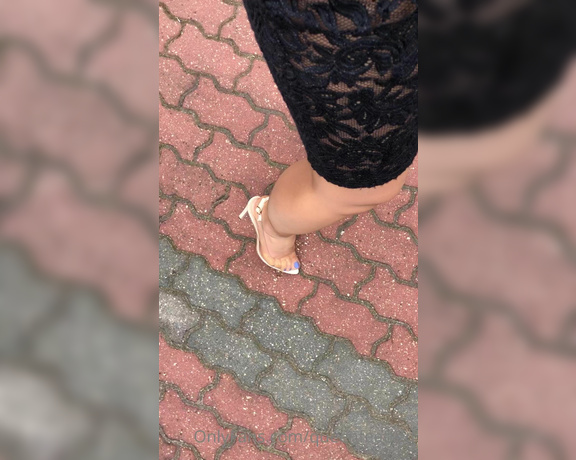 Queenfeetred aka queenfeetred OnlyFans - Sometimes I like be very elegantYou like this outfit