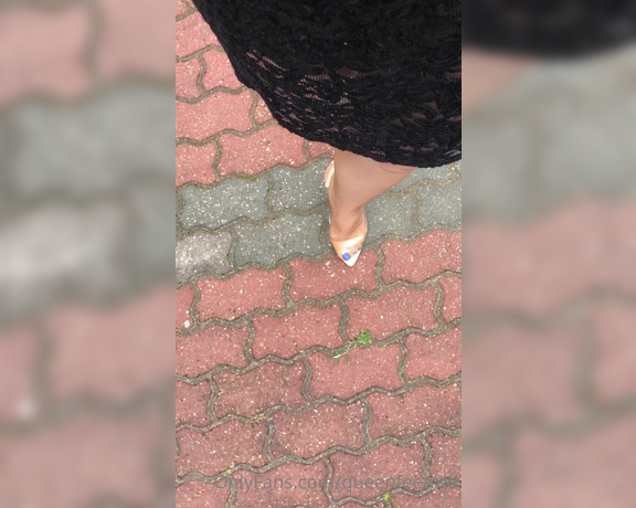 Queenfeetred aka queenfeetred OnlyFans - Sometimes I like be very elegantYou like this outfit