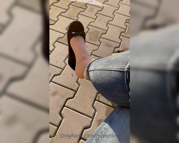 Queenfeetred aka queenfeetred OnlyFans - Shoesplay with my balerinas