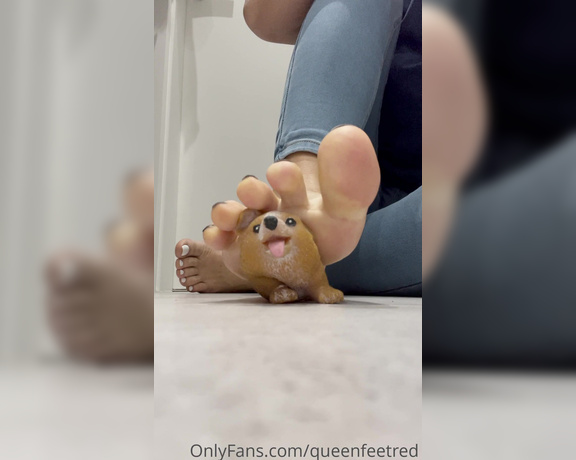 Queenfeetred aka queenfeetred OnlyFans - Play with
