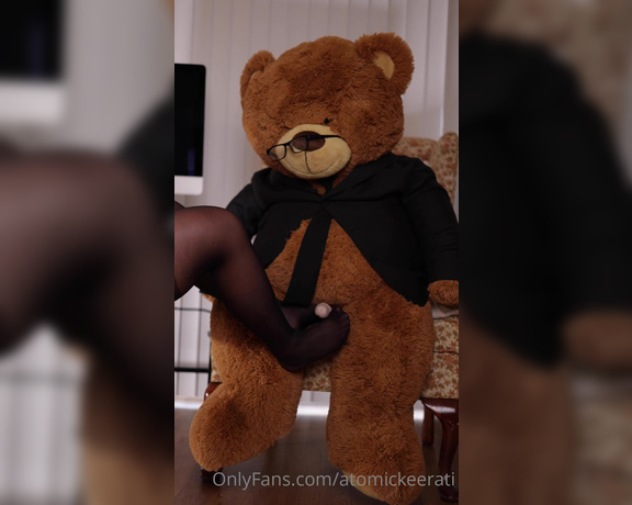 Atomickeerati aka atomickeerati OnlyFans - Dont you want to be Mrbear and get my service
