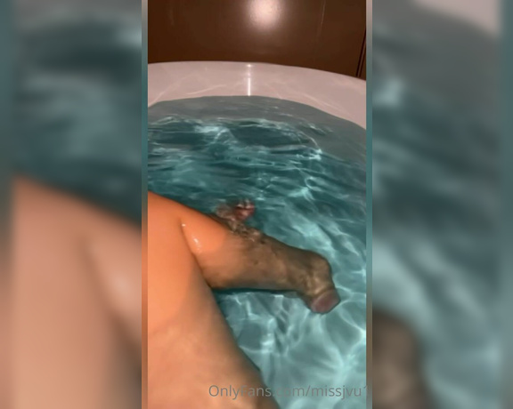 Goddessjvu aka goddessjvu OnlyFans - Suck my toes in the bath tube naked  Rest my feet on your lap