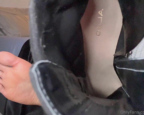 Goddessjvu aka goddessjvu OnlyFans - Wearing boots with no socks mmm delicious