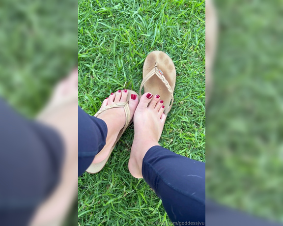 Goddessjvu aka goddessjvu OnlyFans - It’s sandal season!!! You’d look at my mesmerizing feet secretly so I don’t catch you staring