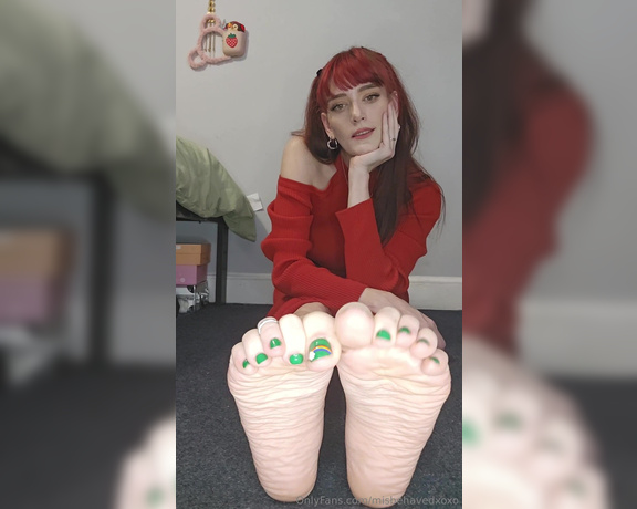 Miss Behavin aka misbehavedxoxo OnlyFans - Your girlfriend doesnt approve of your foot fetish She discovered your browser history and noticed