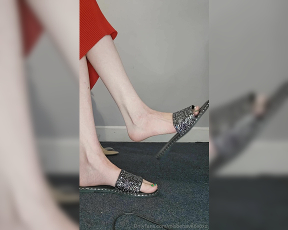 Miss Behavin aka misbehavedxoxo OnlyFans - Different poses & trying on heelsslides