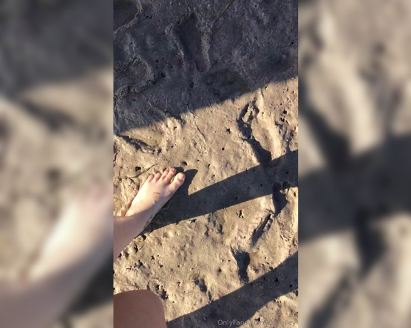 XXSmiley aka xxsmiley OnlyFans - My feet sinking into wet sand