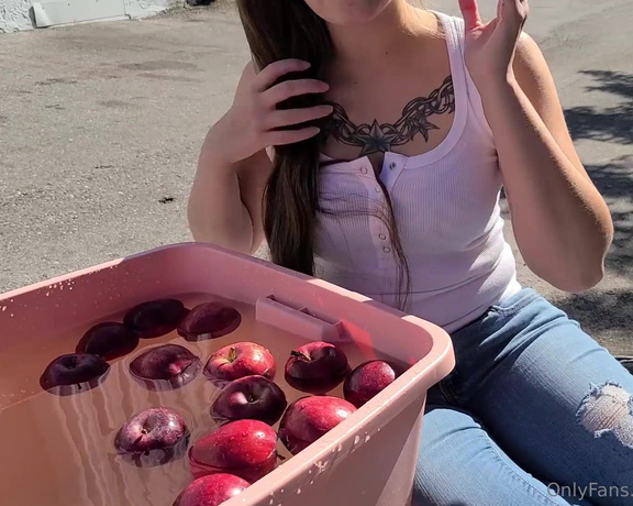 XXSmiley aka xxsmiley OnlyFans - Behind the scenes of me putting my Apple bobbing outside video together Before and after the