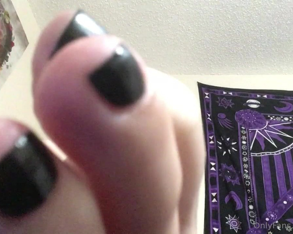 XXSmiley aka xxsmiley OnlyFans - Black pedi feet