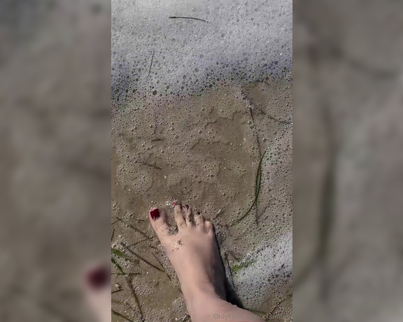 XXSmiley aka xxsmiley OnlyFans - Red pedicure in the water at the beach