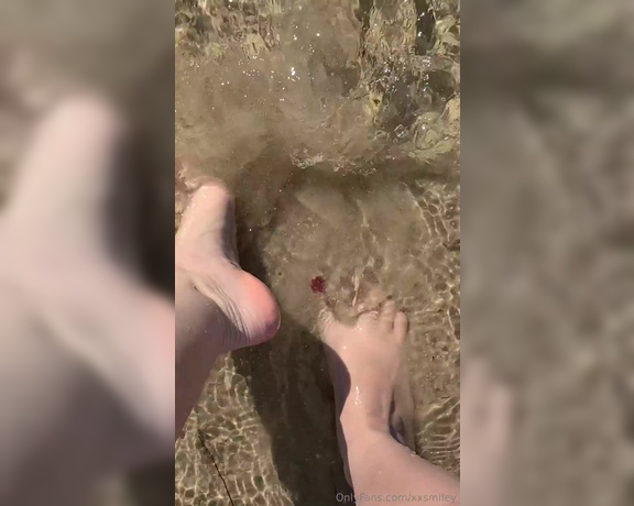 XXSmiley aka xxsmiley OnlyFans - Red pedicure in the water at the beach