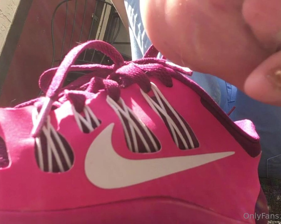 XXSmiley aka xxsmiley OnlyFans - Shoe play with nikes