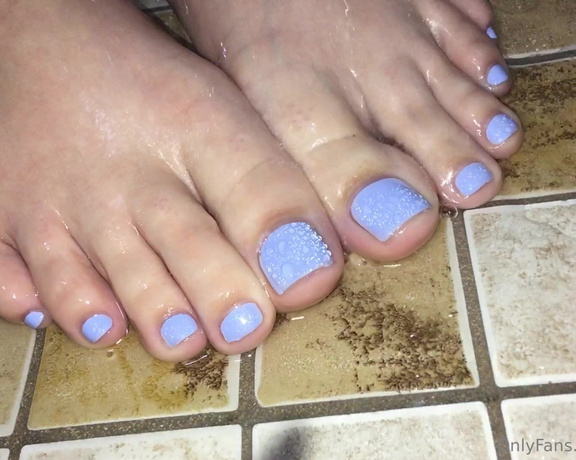 XXSmiley aka xxsmiley OnlyFans - Light purple pedi in the shower 2