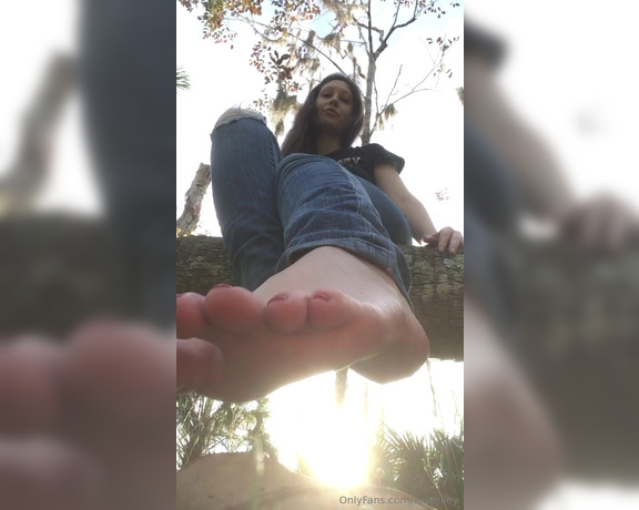 XXSmiley aka xxsmiley OnlyFans - Sunsetting Soles