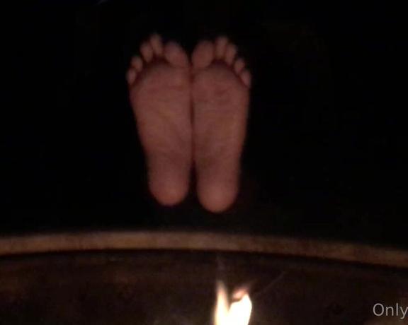 XXSmiley aka xxsmiley OnlyFans - Feet by the fire