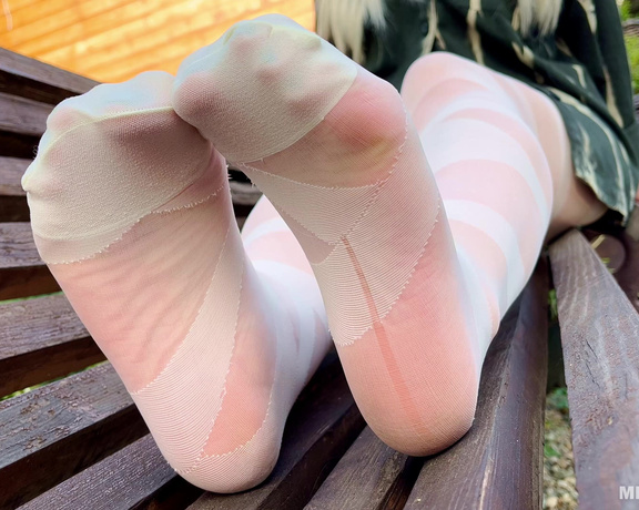 Mistress Legs - Mistress Legs - Enjoy Seductive Nylon Feet On A Bench In White Patterned Pantyhose (Сlips4sale)