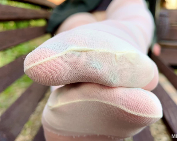 Mistress Legs - Mistress Legs - Enjoy Seductive Nylon Feet On A Bench In White Patterned Pantyhose (Сlips4sale)