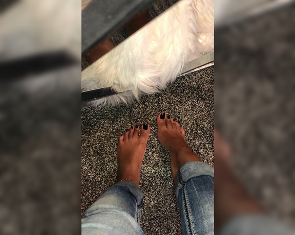 CravinTae aka cravintae OnlyFans - Missing my black toes