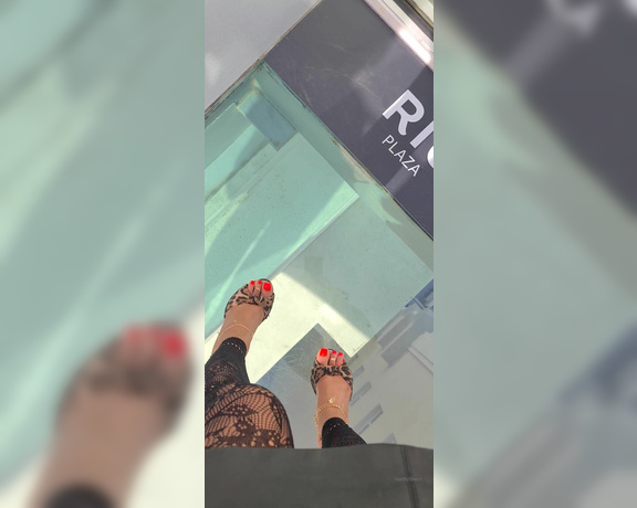 FeetBySherri aka feetbysherri OnlyFans - Walking on the glass floor in Hotel Rui in Madrid, Spain