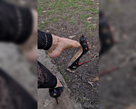 FeetBySherri aka feetbysherri OnlyFans - Park vibes in my spikey Louboutins