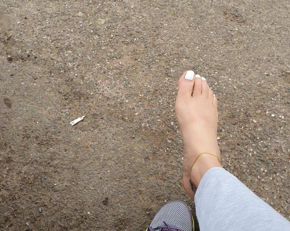 FeetBySherri aka feetbysherri OnlyFans - Trainers and socks = sweaty feet!