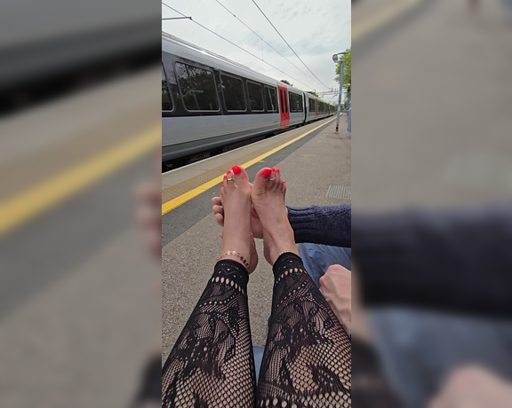 FeetBySherri aka feetbysherri OnlyFans - Having my feet massaged at the train station